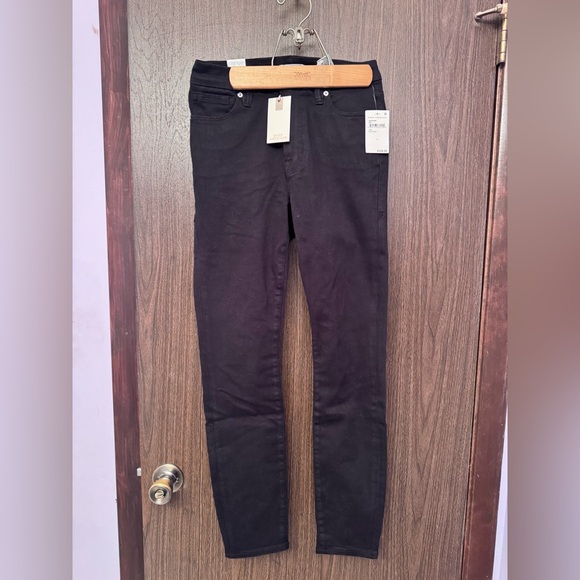 GOOD AMERICAN GOOD LEGS BLACK JEANS SIZE 4 28” INSEAM - Picture 1 of 3